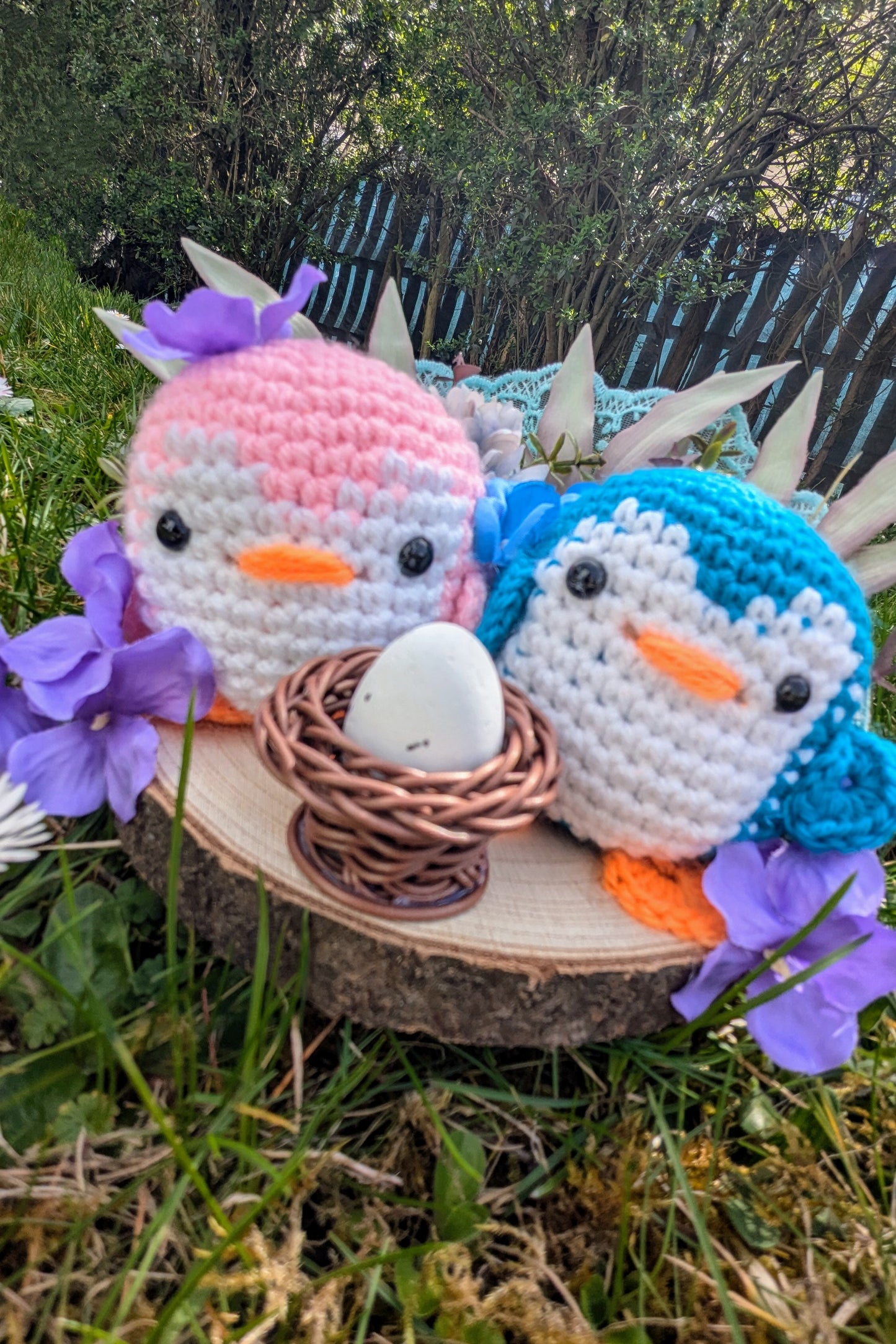 Amigurumi Pinguin-Glück: Ein entzückendes Pärchen mit Nachwuchs in spe